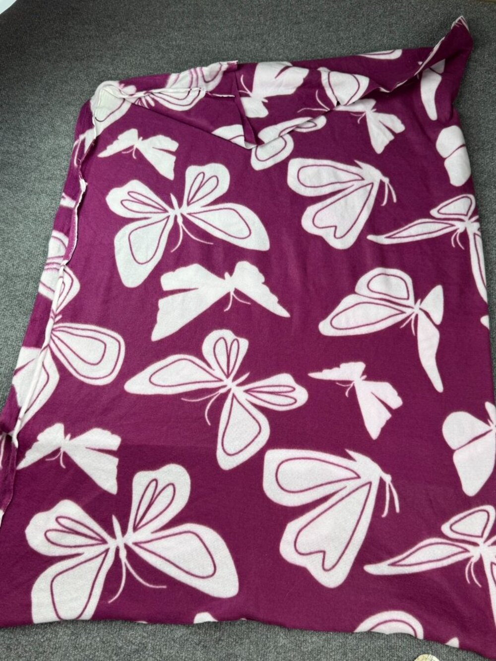 Purple Butterfly Fleece Throw Blanket Plush Soft Polyester Floral 62x48 INCHES